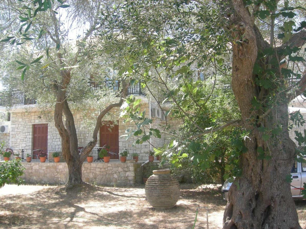 Baronessa'S Apartments Gaios Bagian luar foto