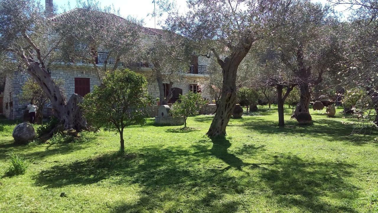 Baronessa'S Apartments Gaios Bagian luar foto